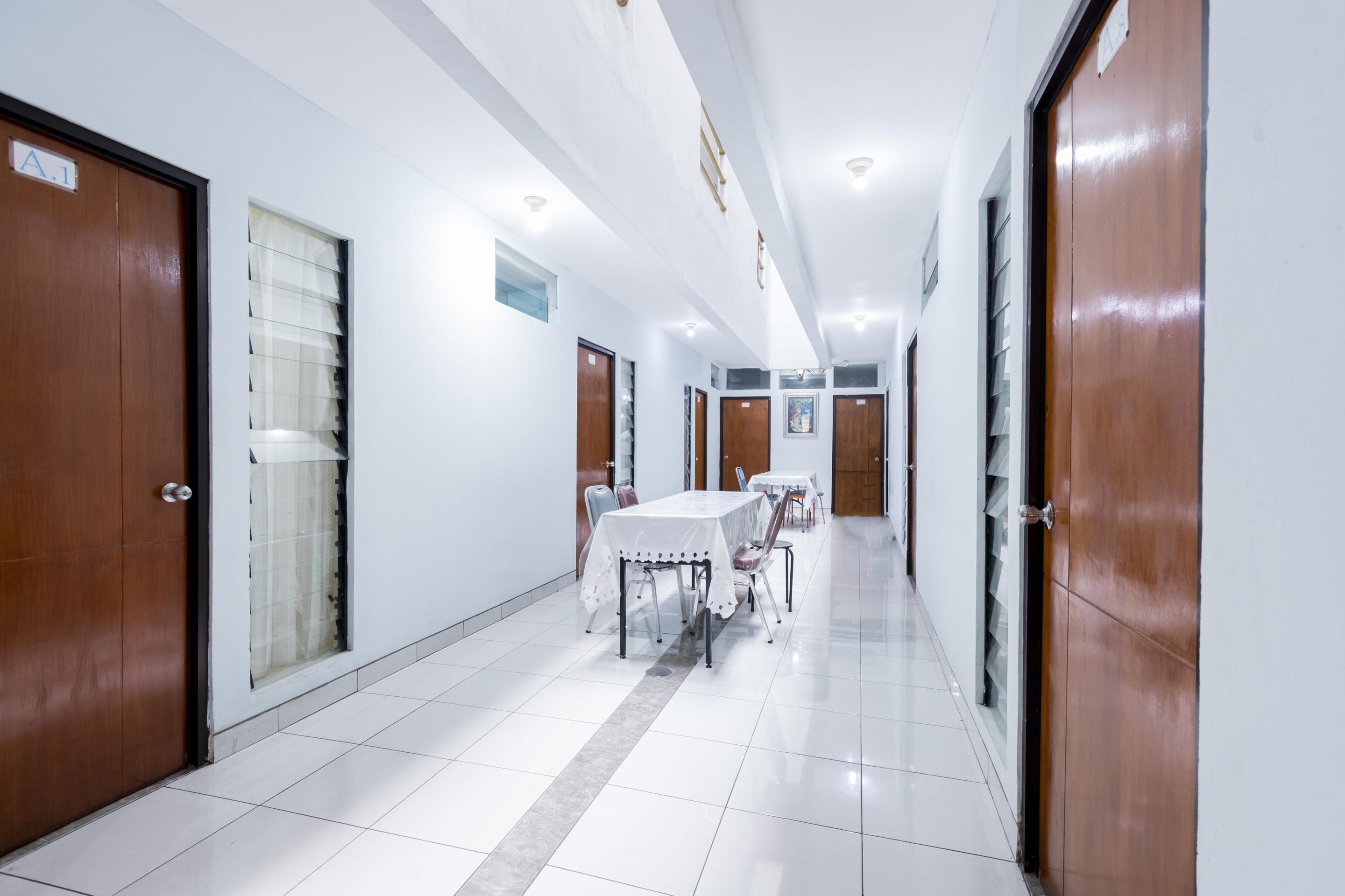 Super Oyo 1516 Cemara Gading Syariah Hotel Bogor Luaran gambar