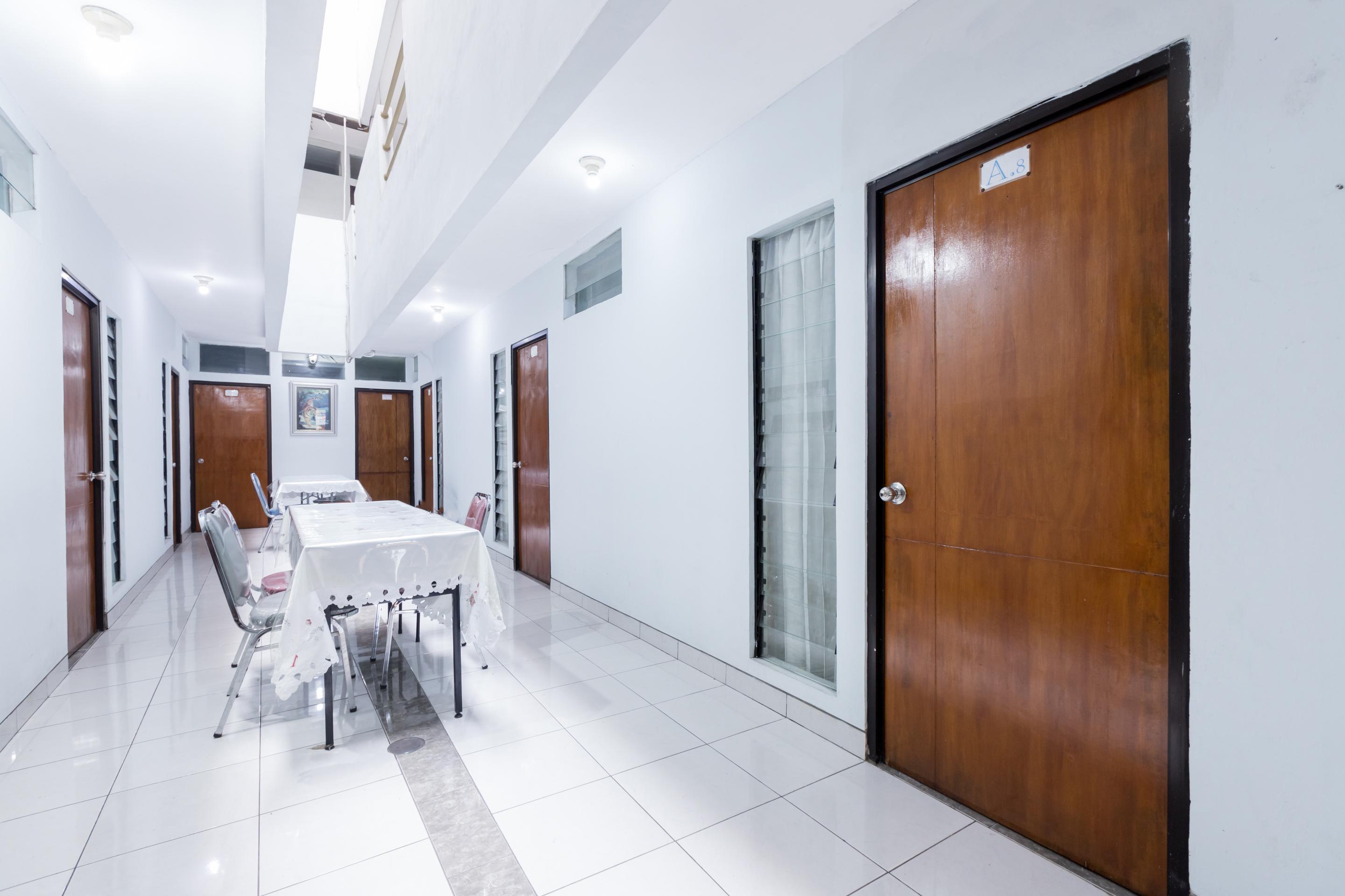 Super Oyo 1516 Cemara Gading Syariah Hotel Bogor Luaran gambar